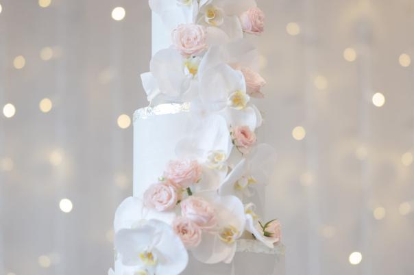 A Wedding Cake Should Be Remembered Long After the Last Slice