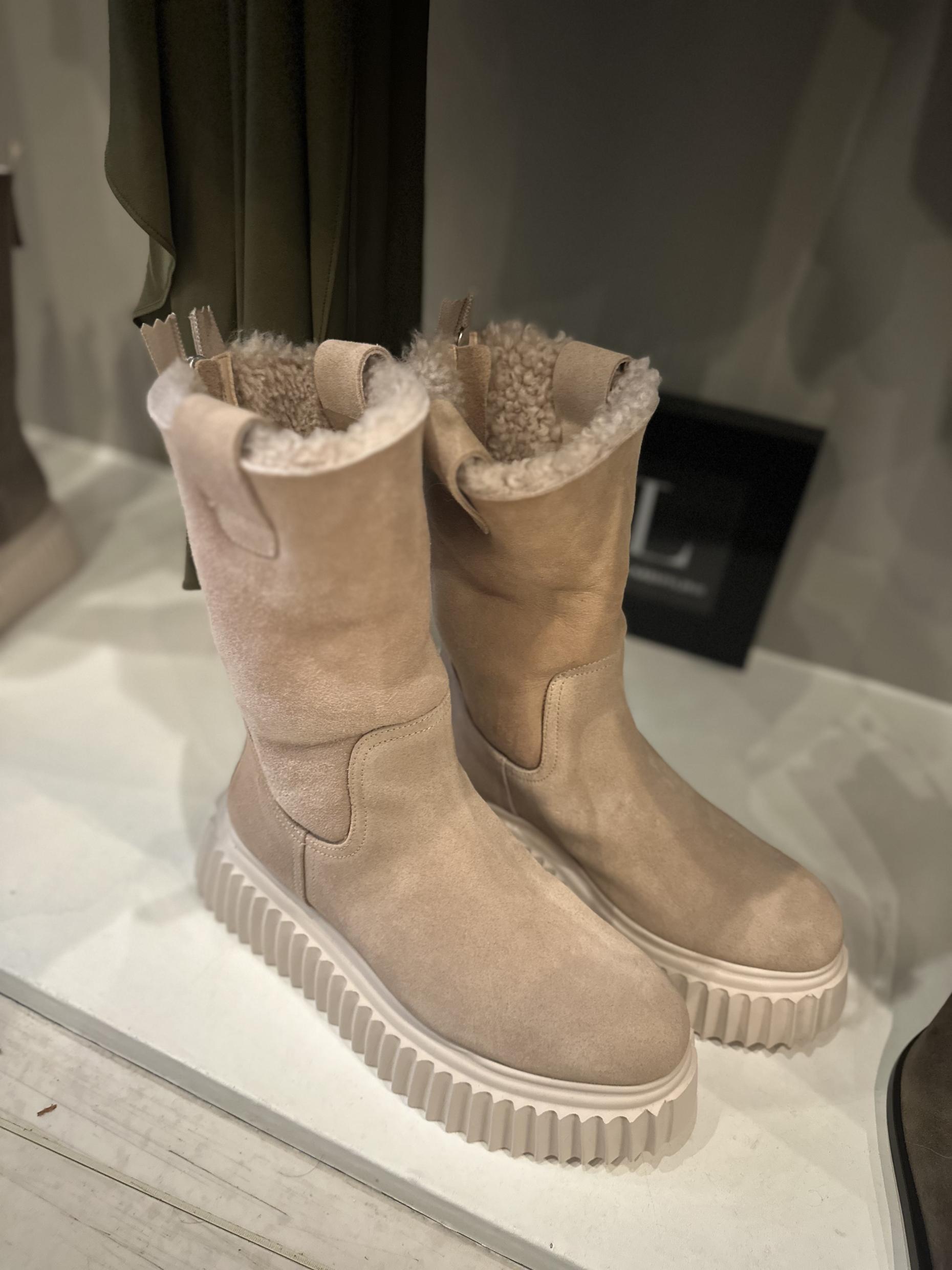 Lonah Designer Boutique Westbourne - Luxury International Labels