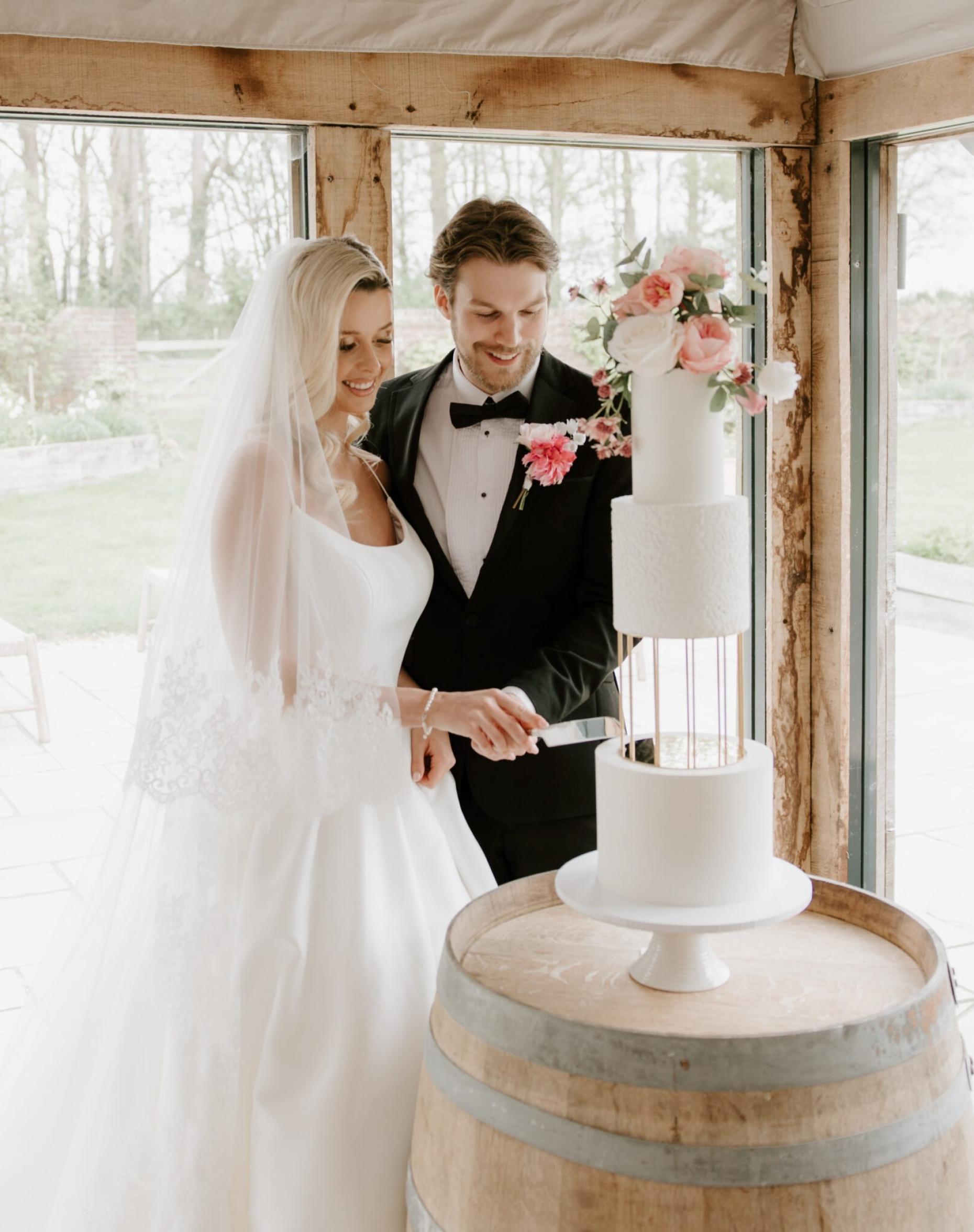 A Wedding Cake Should Be Remembered Long After the Last Slice