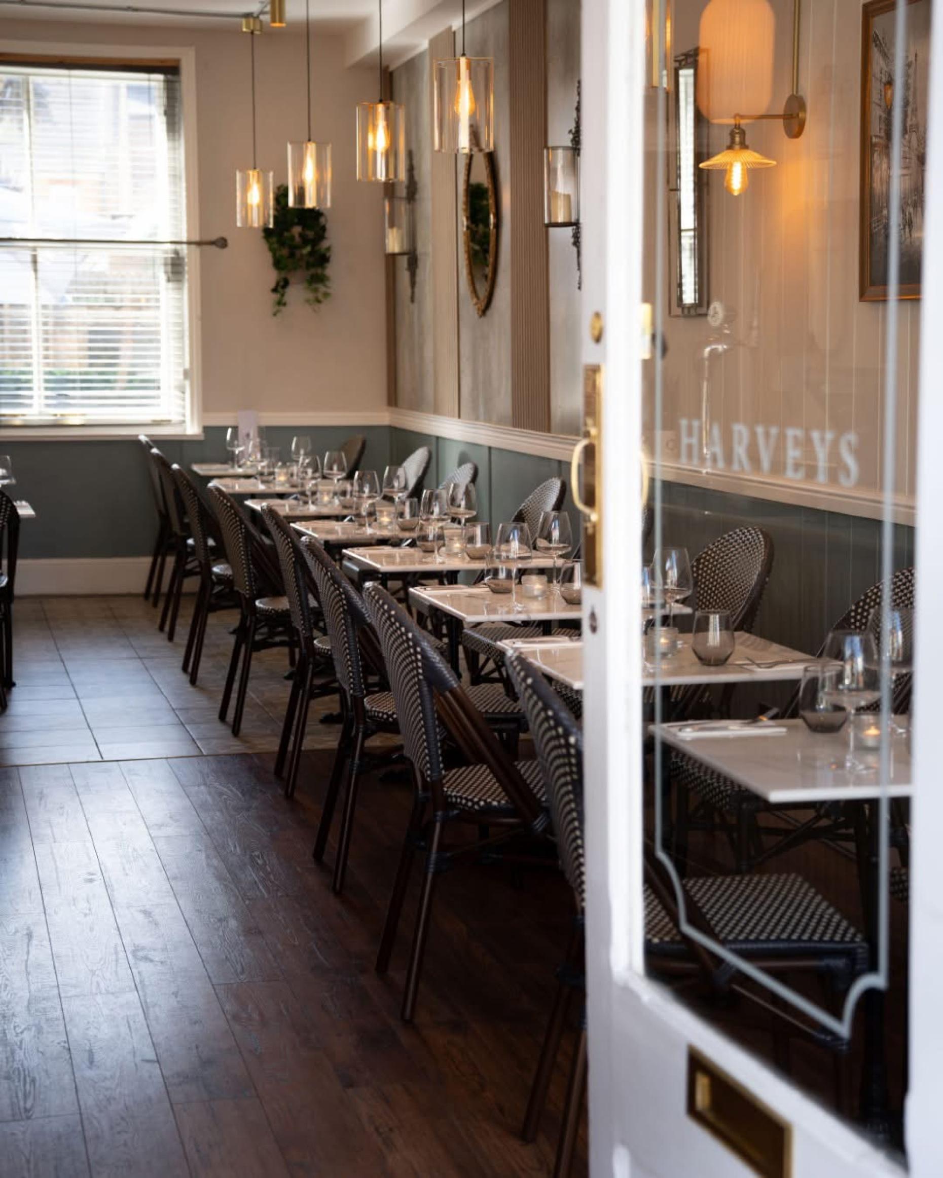 OFFER: Free Glass of Sparkling Wine at Harvey’s Restaurant in Westbourne