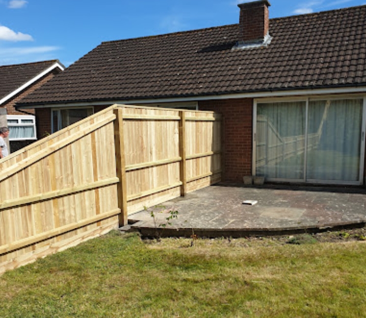 Compare Fencing and Gate Services in Dorset