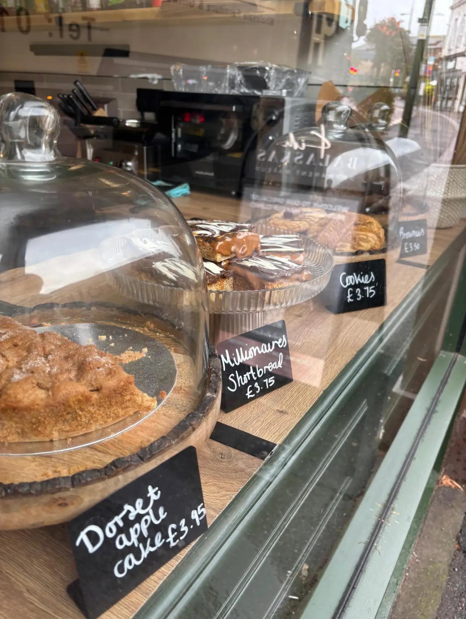 Luca’s Takeaway Café Westbourne