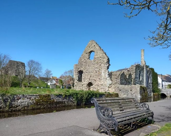 Christchurch Castle and Norman House